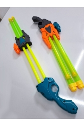 1 Adet Vakumlu Pompalı Su Tabancası Havuz Oyuncakları 45cm 2 Uçlu ALY-82ve75-pompalı su tabancası can - ALYTOYS