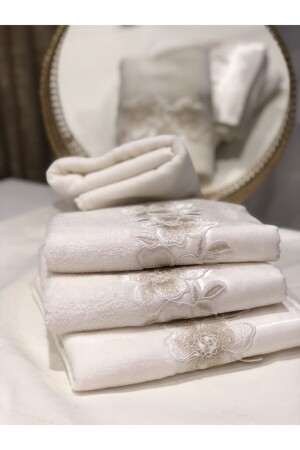 100% Bamboo Monorail Embroidered Cream Laced Face Towel 50x90 Towel3. - Kumru Çeyiz