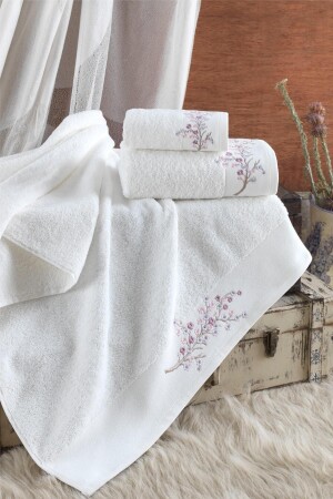 100% Cotton 3 Piece Julia Bath Towel Set | - Ellia Soft