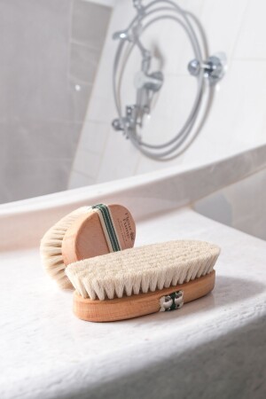 100% Natural Horsehair Cellulite Brush (With Storage Pouch Gift) - Fleur Fume