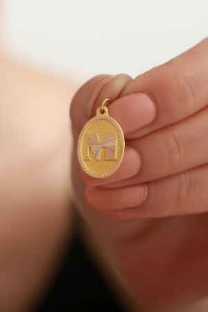 14 Carat Gold Nostalgic Oval M Letter Pendant UCHRFOVLYNSTLJKM - Bayar Gold