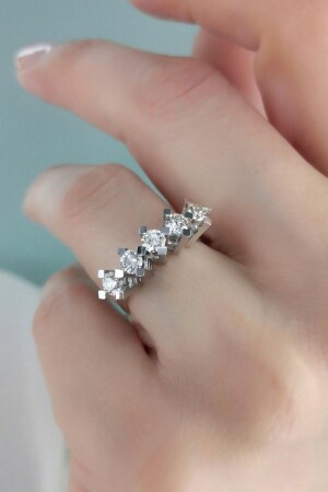 1.5 Karat Beştaş Yüzük - Crystal Diamond Zirconia