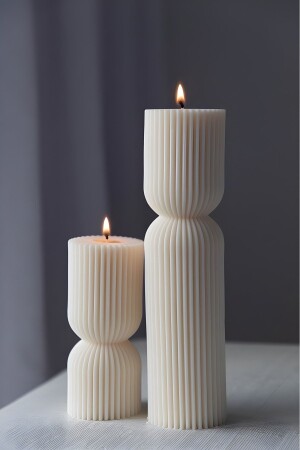 Set mit 2 dekorativen konischen gestreiften Kerzen CNDL/0001 - homeartplus