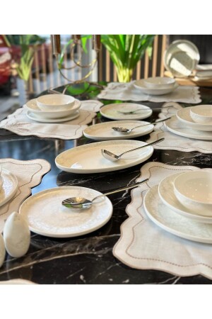 28 Pieces Slender Porcelain Luxury Dinner Set for 6 Persons with Embossed Pattern - Onedekor