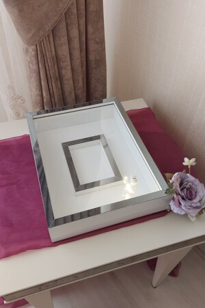 30 x 40 cm LED-Rose-Box-Memory-Rahmen im weiß-geräucherten Design mit Fotoabschnitten! - Verda Çerçeve