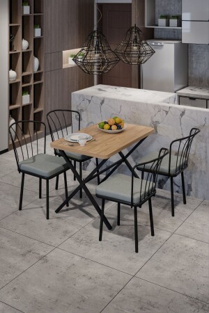 4 Personen X Tisch mit Sonnenkissen und Stühlen - Retodesign
