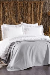 7 Parça Fil Desenli, Fırfırlı Ve Pike Yatak Örtülü Amazon Çift Kişilik Pamuklu Gri Nevresim Takımı STCKHMNEV1AMZ - Minelya Home Collection