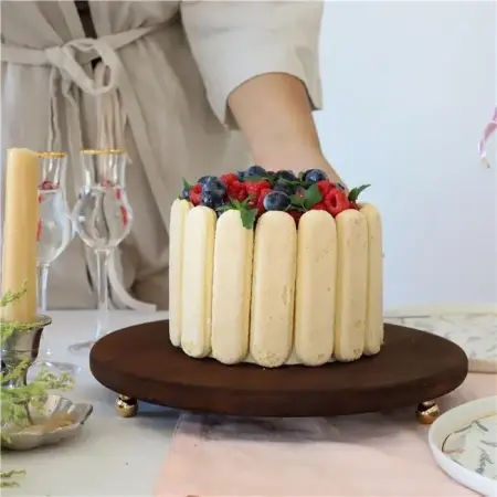 Akayev Ahşap 28 cm Altın Ayaklı Sunum Tabağı - Akayev