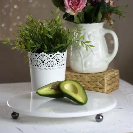 Akayev Mermer Beyaz 30 Cm Füme Boncuk Ayaklı Yuvarlak Sunumluk - Akayev