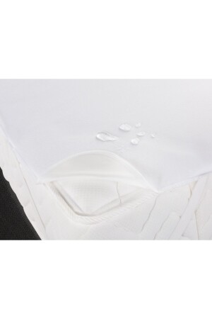 Alaise Liquid Proof Corner Rubberized Bed Mat - Madame Coco