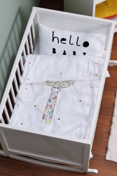 Anne Yanı Beşik Nevresim Takımı (60X100) - Pure Baby Serisi - Renkli Zürafa ETAYBBNTPB045 - Tuğba Kuğu