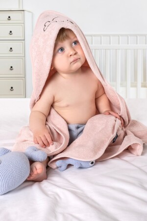 Baby Towel and Pouch Set Soft Mix of Natural Bamboo and Pure Cotton 2 Pouches 1 Swaddle BKR202205 - EIFIN