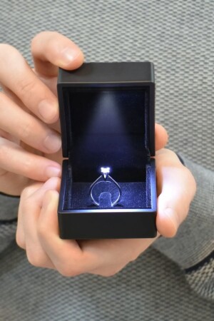 Beleuchtete Ringbox - Fiyonk Kuyumculuk