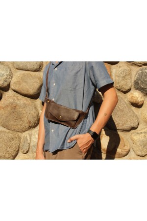 BELT BAG-HAND MADE OF GENUINE LEATHER, UNISEX WAIST BAG WITH ZIPPER AND LID PHONE POCKET - Capreolus Leather