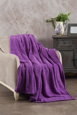 Bequeme gestreifte Wellsoft TV-Decke 110 x 180 cm - Cotonila