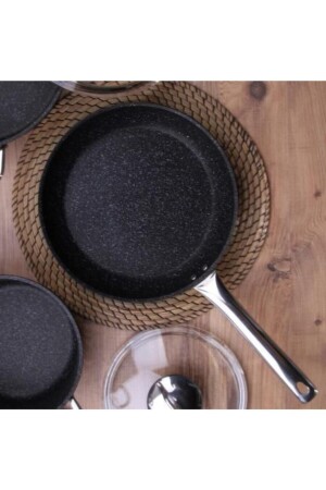 Black Line Granite 22 Pan KAVM22 - Falez