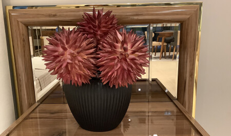 Black Vase with Flowers - 20474 - Cadde Yıldız