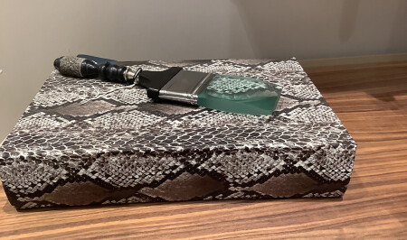 Book And Glass Brush Object - 20476 - Cadde Yıldız