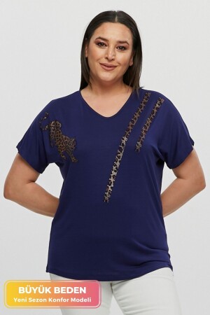 Büyük Beden Yeni Sezon Rahat Konfor Modeli Şerit Pul Desenli Kısa Kollu V Yaka Penye Tunik T-Shirt - Tarzımsüper