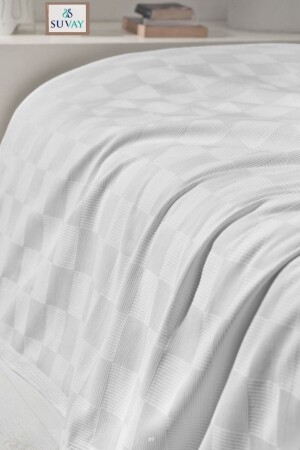 Checkerboard Patterned Double Pique Bedspread Checkerboard Pattern White Cotton Bedspread DDPC - SUVAY