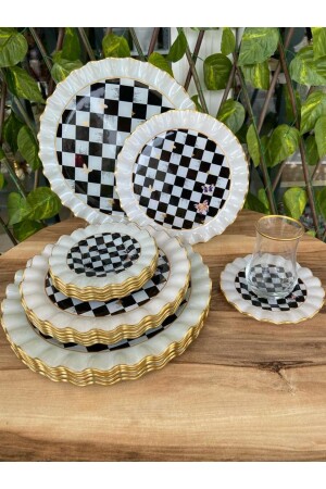 Checkered model gold 24 piece breakfast set. - Gürcüglass