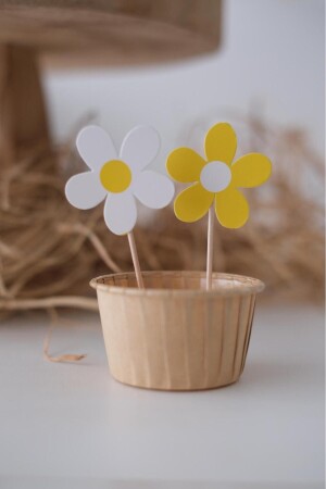 Daisy Themed Cupcake Toothpicks on Cake 8 Pieces - Partifabrik