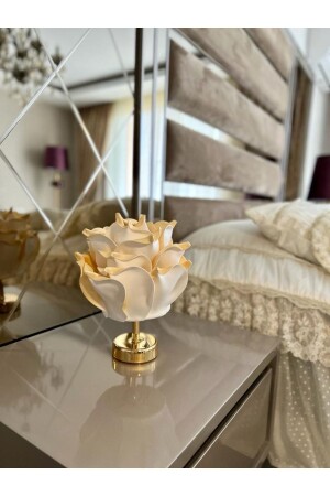 Decor Artificial Eva Flower Wireless Table Lamp Top Gold-bottom Bright Gold (9v Battery 75-90 Hours) M194 - Maison Avf