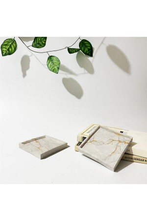 Dekorativer quadratischer Untersetzer aus Beton - Tabby Design