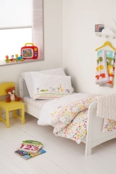 Doppelseitiges Baby-Bettbezug-Set Hello Friend 1009 - Mothercare