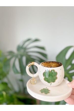 Doppelte türkische Kaffeetasse mit 24-Karat-Goldvergoldung und Kleeblatt – Ohrring „Grünes Kleeblatt“ ist angekommen. MUGGREEN TILLION - Mugtasarım