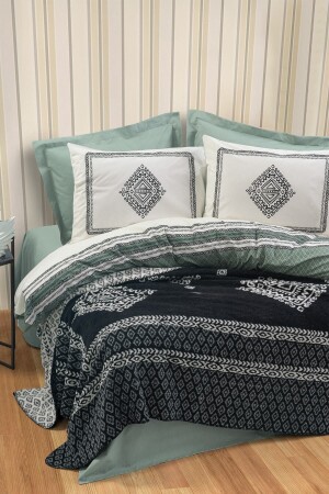 Double Duvet Cover Set with Cotton Blanket Hardy Green 3285p - Cotton Box
