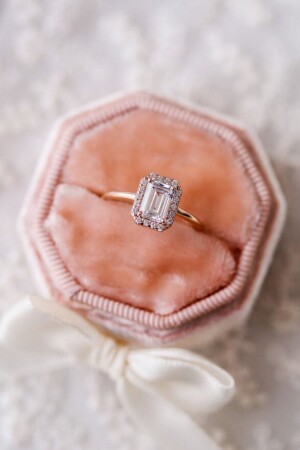 eins. 30 Karat Baguette-Baguette-Ring - Crystal Diamond Zirconia