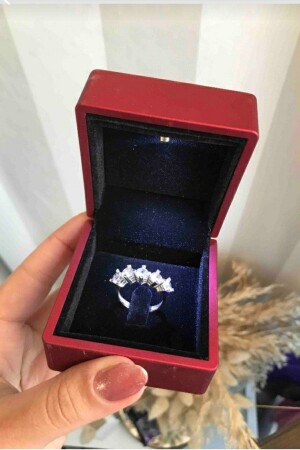eins. 75 Karat Fünf-Steine-Ring - Crystal Diamond Zirconia