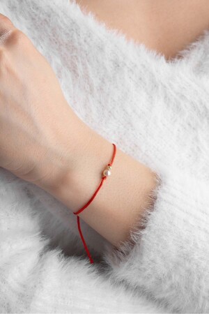Einzelnes Dorica-Perlenarmband aus 14 Karat Gold mit rotem Faden - Bayar Gold