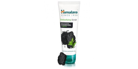 Entgiftendes Peeling mit Aktivkohle und Grüntee - POWERBODY