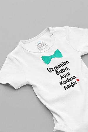 Erkek Bebek Üzgünüm Baba Aynı Kadına Aşığız Yazılı Beyaz Bebek Body Zıbın Bebek Badi 5047 - Overoz