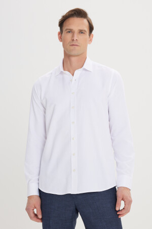 Erkek Beyaz Slim Fit Dar Kesim Klasik Yaka Armürlü Gömlek 4A2000000060 - AC&Co / Altınyıldız Classics