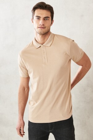 Erkek Çekmeyen Pamuklu Kumaş Slim Fit Dar Kesim Açık Bej-Beyaz Kıvrılmaz Polo Yaka Tişört - Ac&Co / Altınyıldız Classics