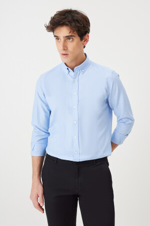 Erkek Mavi Düğmeli Yaka Kolay Ütülenebilir Pamuklu Slim Fit Dar Kesim Oxford Gömlek 4A2021100103 - AC&Co / Altınyıldız Classics