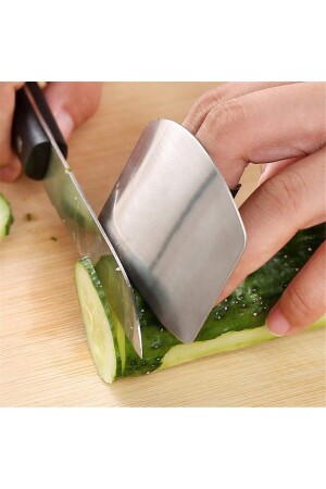 Finger Protective Vegetable Chopping Apparatus - Earabul