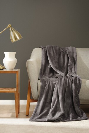 Fiona Gray Welsoft TV Blanket - Karaca Home