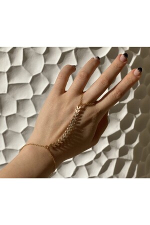 Fishbone Chain Hand Accessory - Pop Up Store