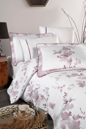 Florentina V.2 %100 Pamuk Saten Nevresim Takımı Lastikli Çarşaf King Size Battal Boy Beyaz-mor Desen RTN004 - Silkarea