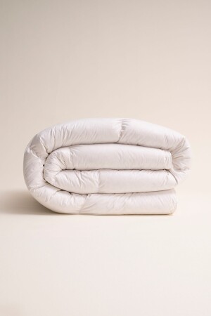 Gold 13. 5 Tog Goose Feather Quilt King Size 220x240 - Penelope