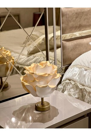 Gold Decor Artificial Eva Flower Wireless Table Lamp Top Gold Detail-bottom Antique Gold (9V BATTERY 75-90 HOURS) - Maison Avf
