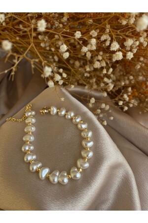 Gold Detailed Heart Cut Pearl Bracelet - Mahperin