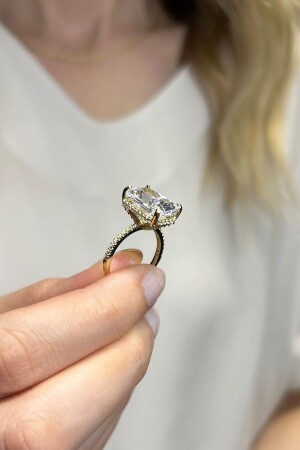 Gold-Solitärring mit besonderem Design - Fay Yamaner