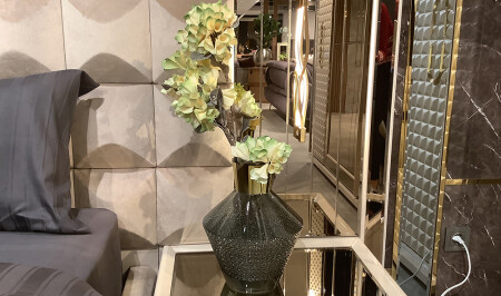 Green Glass Vase with Flowers - 20295 - Cadde Yıldız