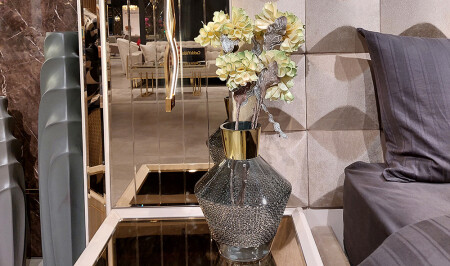 Green Glass Vase with Flowers - 20419 - Cadde Yıldız