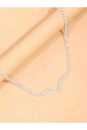 Gümüş Renk Katmanlı Su Yolu V Model Yeni Sezon Vip Zirkon Abiye Kolye - 2409 - X-Lady Accessories